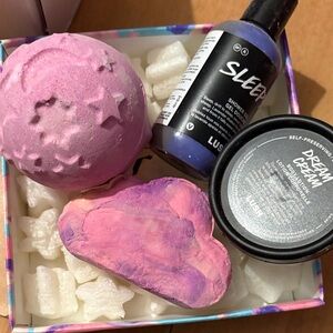 Lush Dreamy Bath Set - Purple and Pink